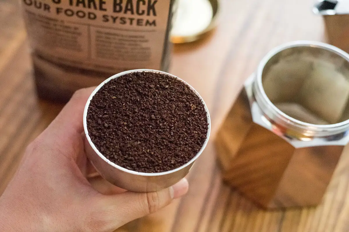 چقدر قهوه در موکاپات بریزیم