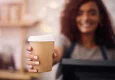 قهوه ناشتا | 6 فایده و عوارض آن + نکاتی که باید بدانید